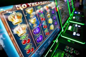 Live-dealer table hours and availability